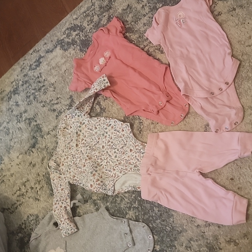 Baby girl clothes - Picture 3 of 6